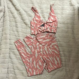 Beach Riot sports bra & leggings